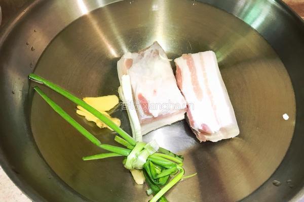 四川—蒜泥白肉的做法图解1