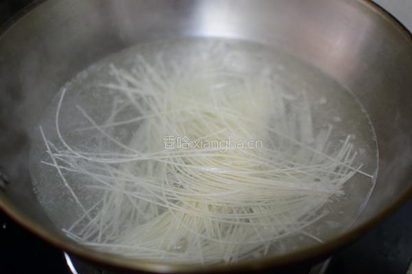 葱油拌面的做法图解1