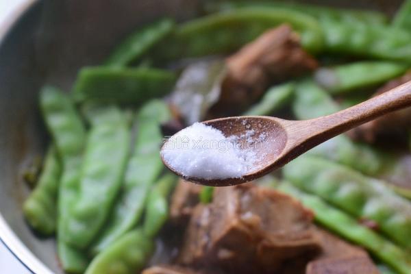 大骨头炖豆角的做法图解6