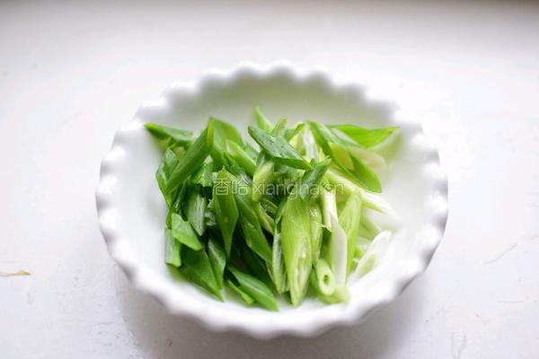 葱爆羊肉的做法图解2