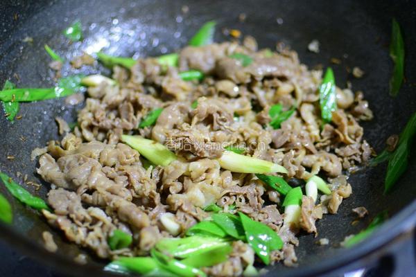 葱爆羊肉的做法图解9