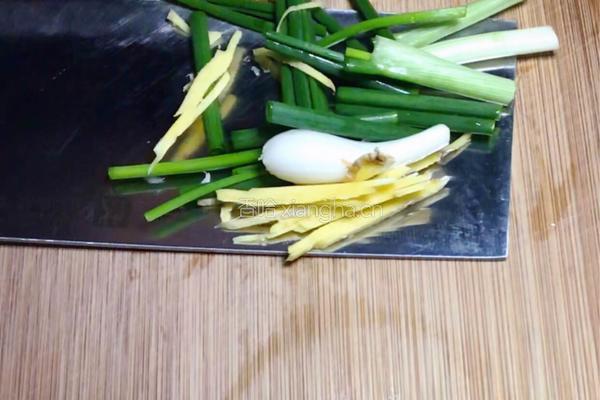 粤式—西兰花炒虾仁的做法图解2