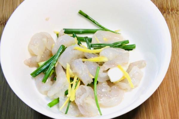 粤式—西兰花炒虾仁的做法图解3