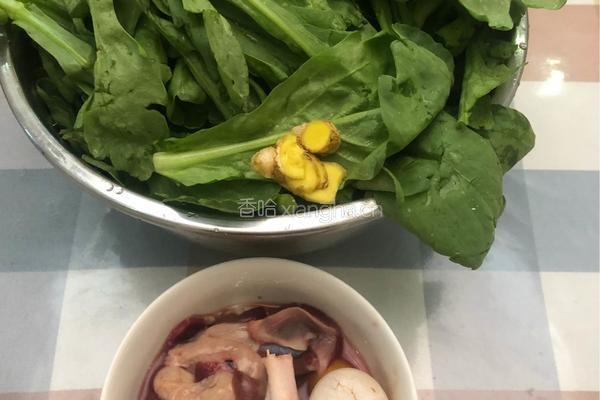 粤式－茼蒿鸡杂汤的做法图解1