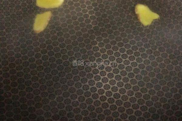粤式－茼蒿鸡杂汤的做法图解2