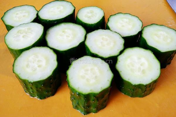 黄瓜酿肉的做法图解1