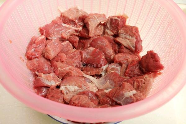 毛芋圣女果炖牛肉的做法图解3
