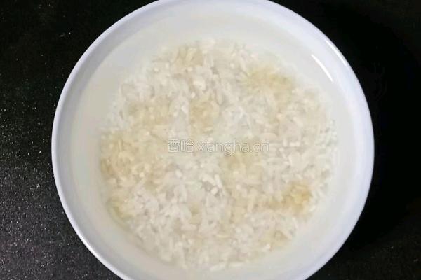 糙米瘦肉粥 (宝宝辅食）的做法图解1