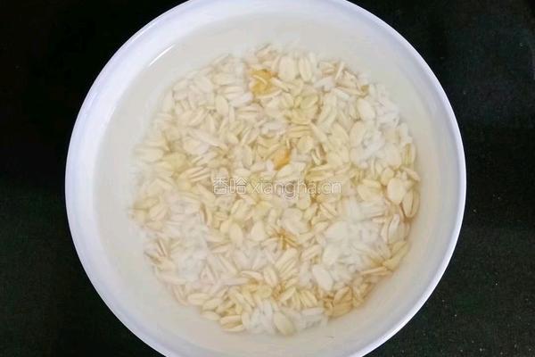 燕麦鸡肉粥 (宝宝辅食）的做法图解1