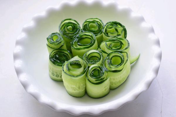 响油黄瓜卷的做法图解3
