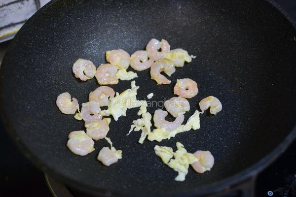 虾仁五彩炒饭的做法图解6