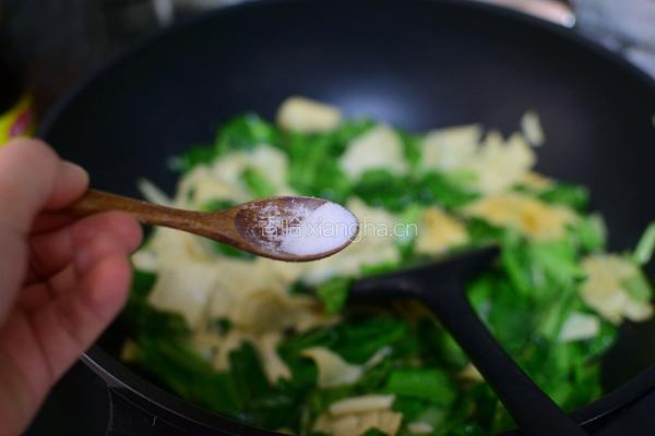 小白菜炒干豆腐的做法图解8
