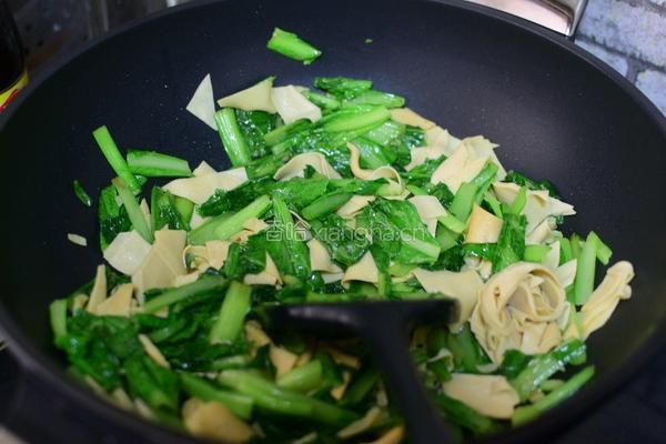 小白菜炒干豆腐的做法图解10