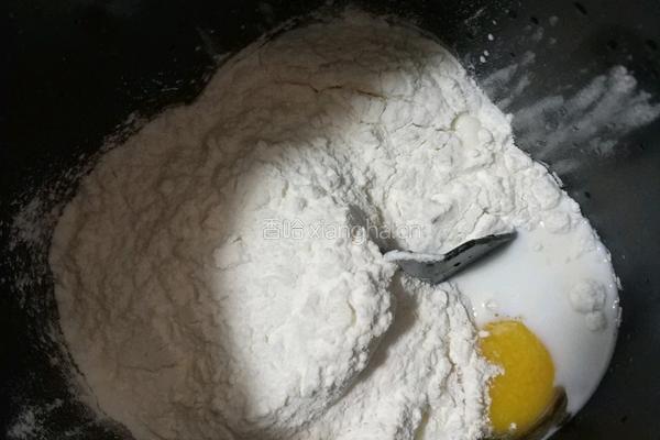 红豆餐包的做法图解1