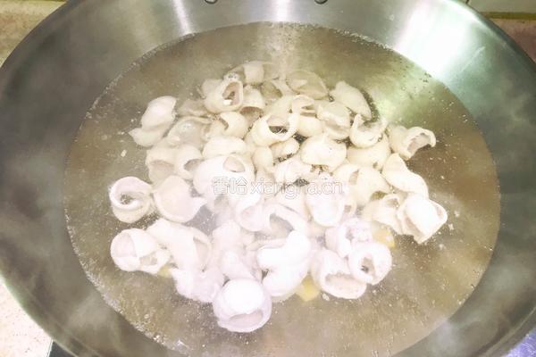 川式-胡萝卜红烧肥肠的做法图解4