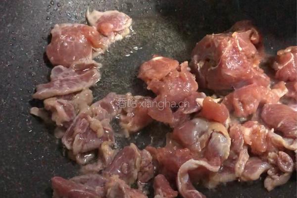 双椒木耳炒肉的做法图解4