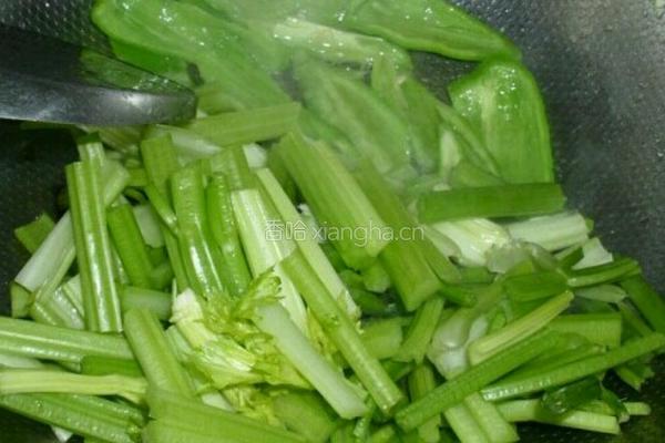 素炒芹菜的做法图解4