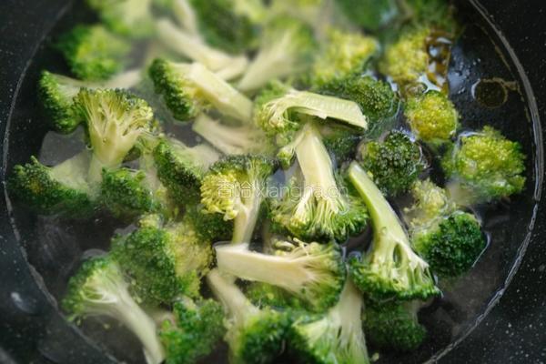 酱灼西兰花的做法图解4