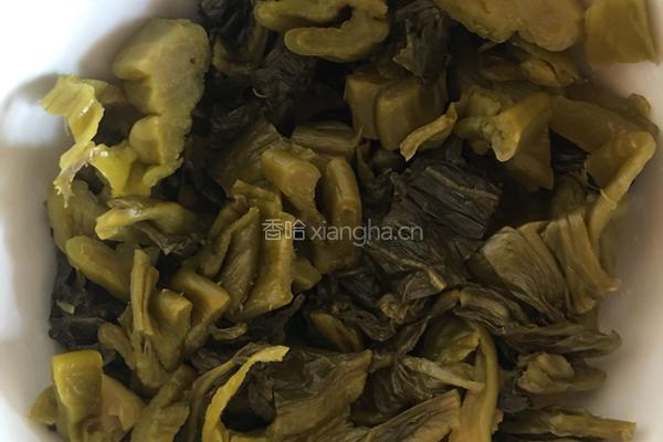 酸菜排骨的做法图解1