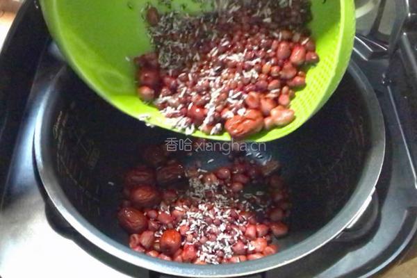 古方四物补血粥的做法图解2