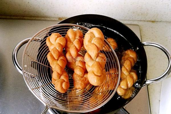 酥软小麻花的做法图解12
