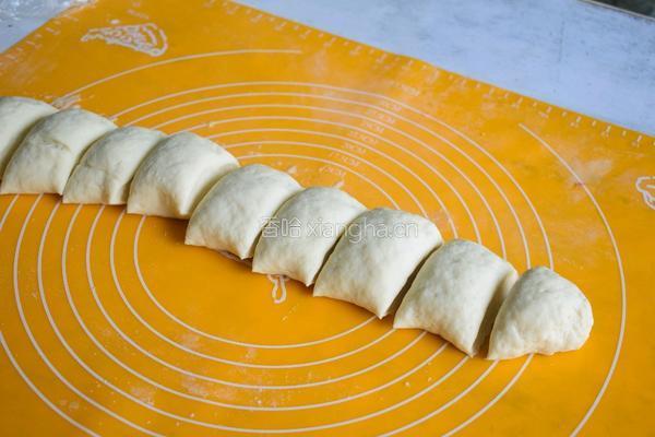 香菇肉包子的做法图解3