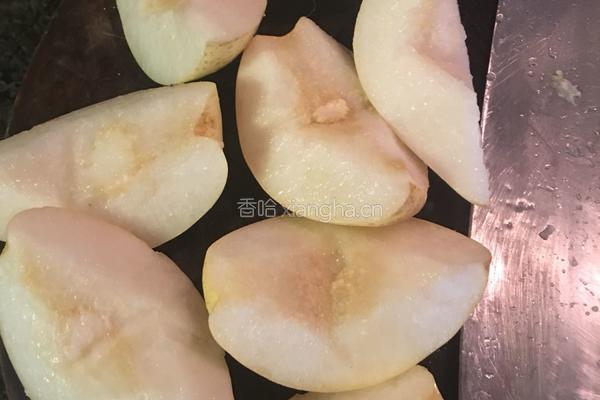 川贝海底椰冰糖雪梨炖瘦猪汤的做法图解3
