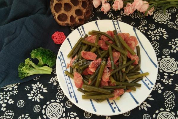 蒜苔炒腊肠的做法图解6
