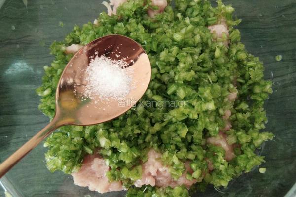 芹菜猪肉馅的做法图解6