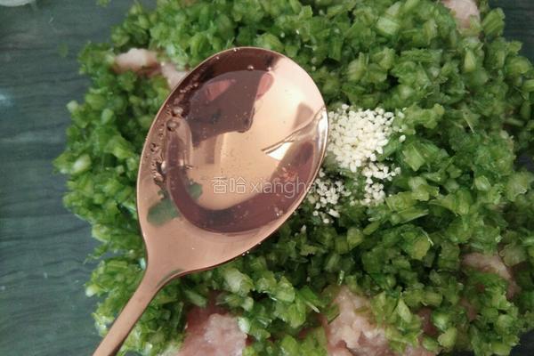 芹菜猪肉馅的做法图解9