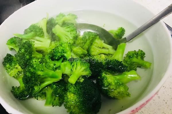 蚝油西兰花的做法图解3