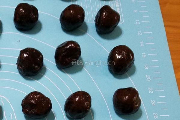蛋黄酥的做法图解4