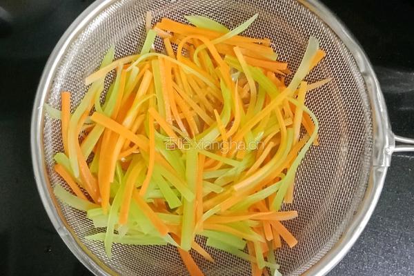 时蔬米饭蛋饼 (宝宝辅食）的做法图解4