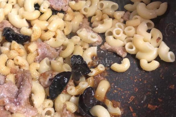 瘦肉炒通心粉的做法图解6