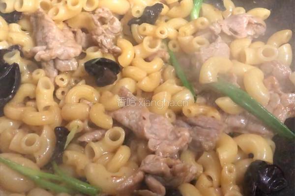 瘦肉炒通心粉的做法图解7
