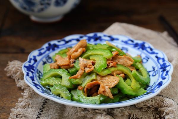 苦瓜炒肉片的做法图解8