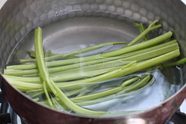 芹菜瘦肉粥的做法图解4