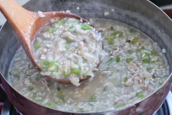 芹菜瘦肉粥的做法图解9