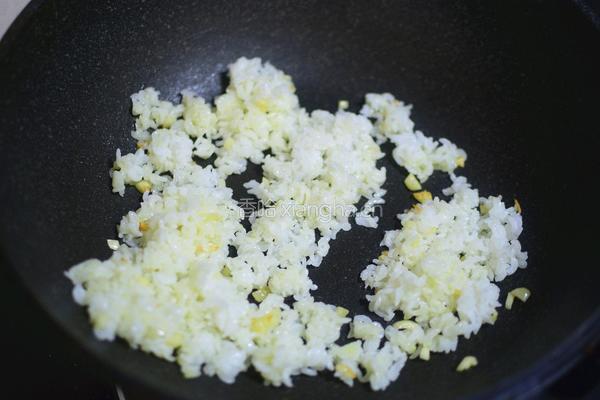 彩椒蛋炒饭的做法图解3