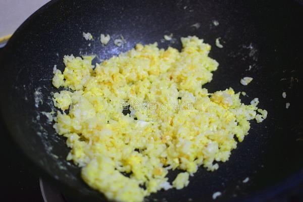 彩椒蛋炒饭的做法图解5