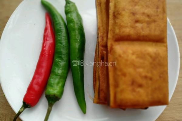 辣味豆干的做法图解1