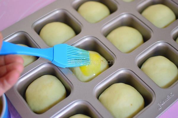 豆沙小餐包的做法图解7