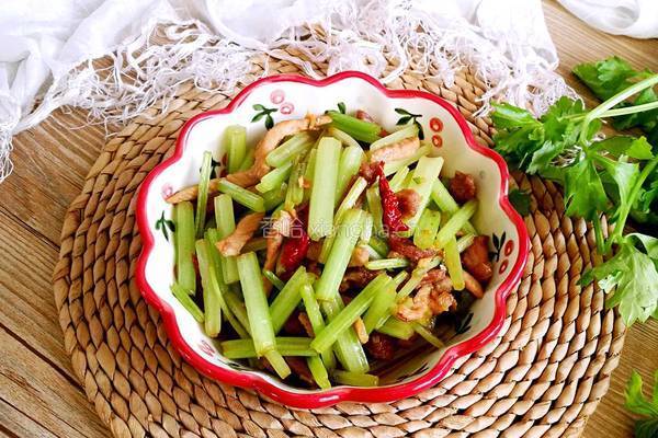 肉丝炒芹菜的做法图解9