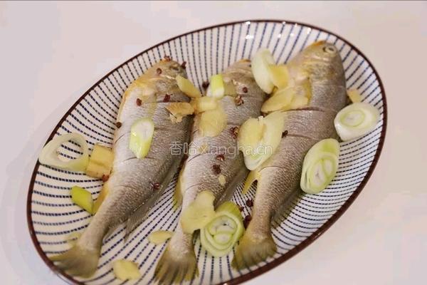 酱烧黄花鱼的做法图解3