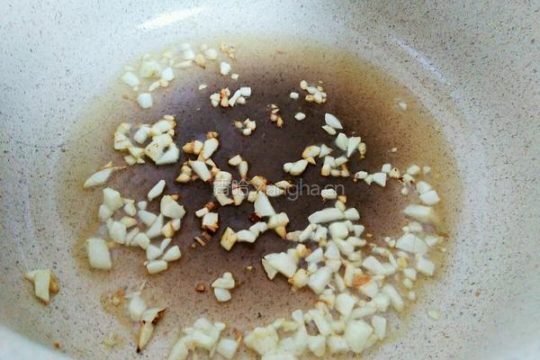 清炒蒜蓉茼蒿的做法图解4