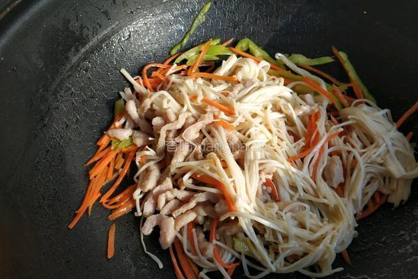 金针菇炒肉丝的做法图解8
