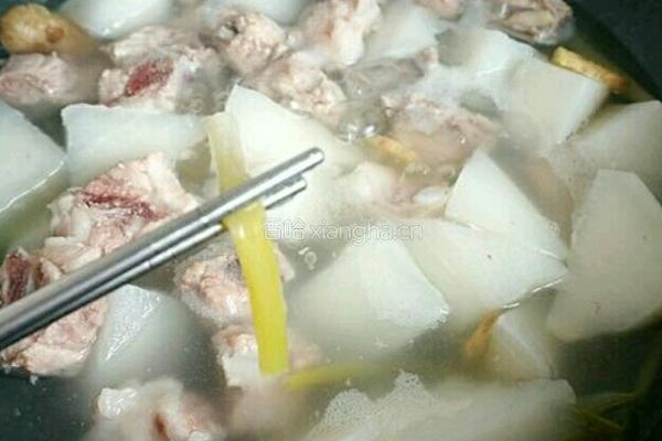 萝卜排骨汤的做法图解6