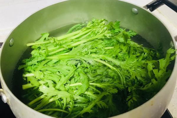 酱香茼蒿的做法图解2