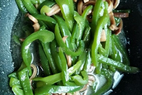青椒炒鱿鱼的做法图解4
