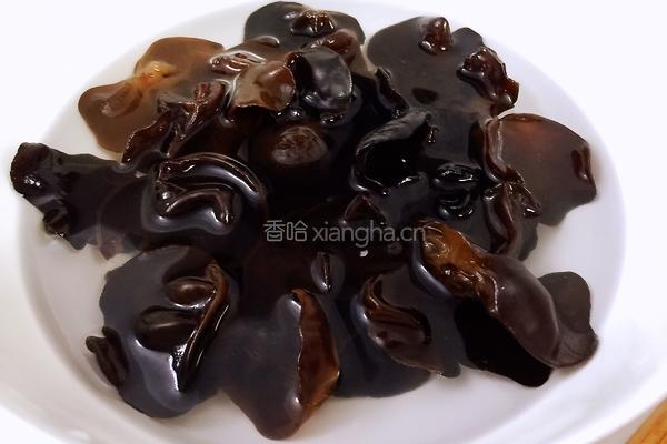 腐竹拌木耳的做法图解1